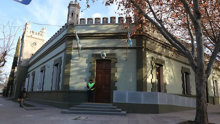 casa-gobierno-nueva-baranda-1